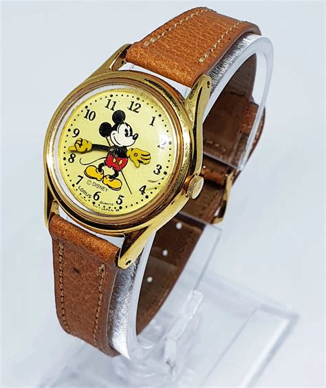 quartz mickey mouse watch